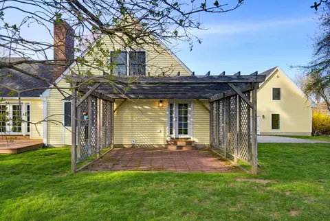 Exterior - 6 Fifield Ln #B, Stratham, NH 03885 photo 4 of 6