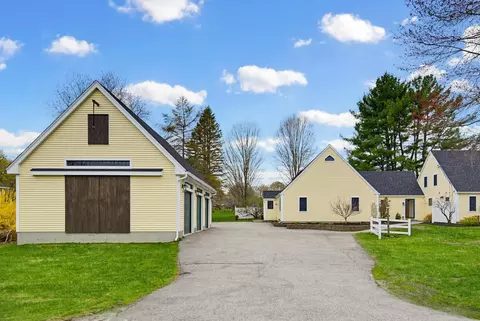 Exterior - 6 Fifield Ln #B, Stratham, NH 03885 photo 6 of 6