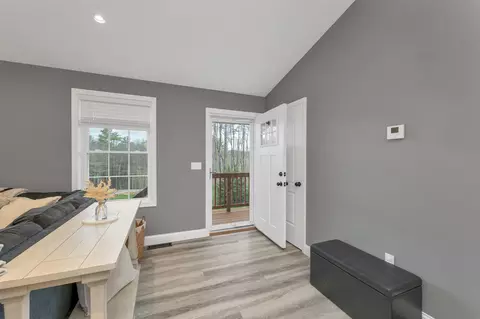 Entry Way - 123 Parade Rd, Barnstead, NH 03218 photo 5 of 5