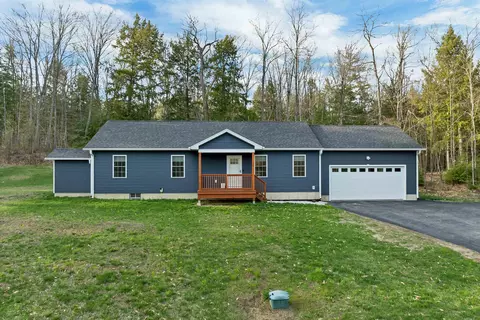 123 Parade Rd, Barnstead, NH 03218
