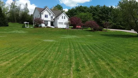 Exterior - 10 Meadow Dr, Jericho, VT 05465 photo 4 of 8