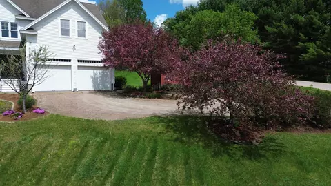 Exterior - 10 Meadow Dr, Jericho, VT 05465 photo 3 of 8