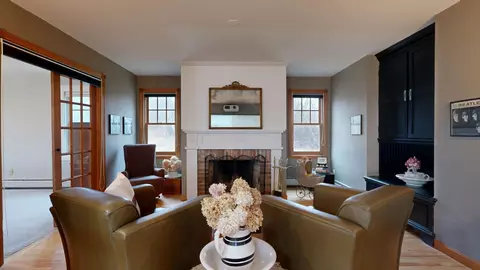 Living - 10 Meadow Dr, Jericho, VT 05465 photo 2 of 2