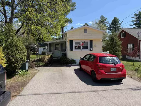 5 Shadycrest Dr, Nashua, NH 03062