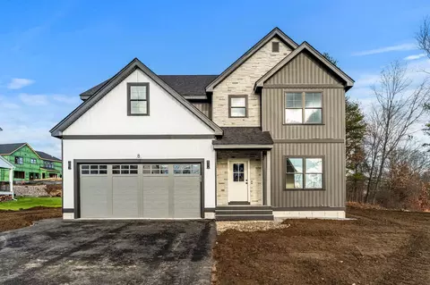 7 Lily Ln, Londonderry, NH 03053