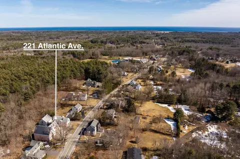 221 Atlantic Ave, North Hampton, NH 03862