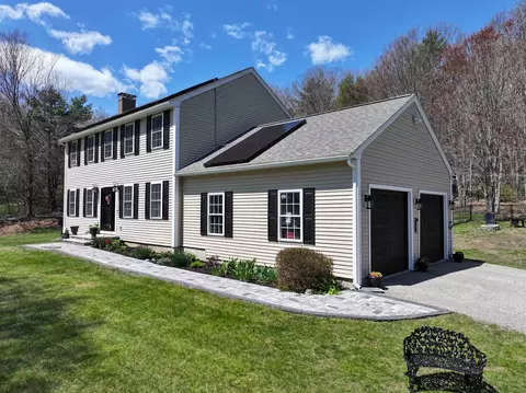 118 Harriman Hill Rd, Raymond, NH 03077