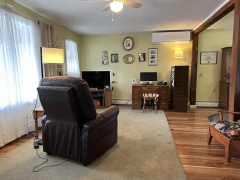 Living - 855 North St, Brandon, VT 05733 photo 2 of 6