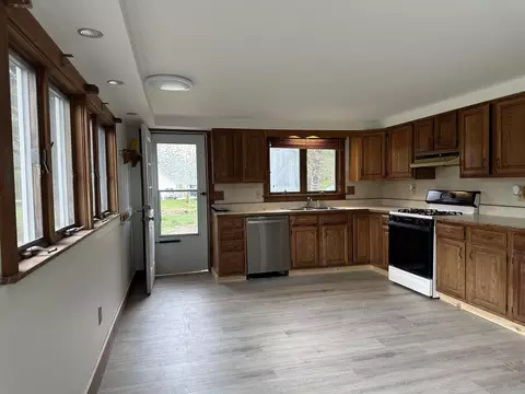Kitchen - 855 North St, Brandon, VT 05733 photo 4 of 5