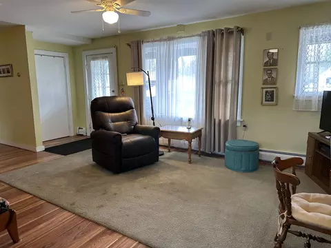Living - 855 North St, Brandon, VT 05733 photo 1 of 6