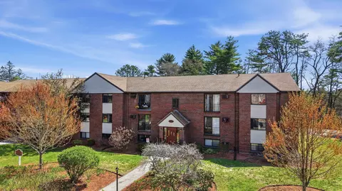 36 English Village Rd #102, Manchester, NH 03102