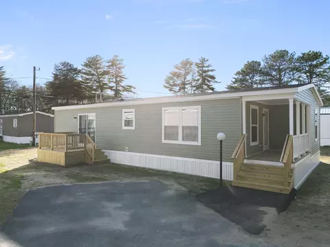 40 Pine St, Hinsdale, NH 03451