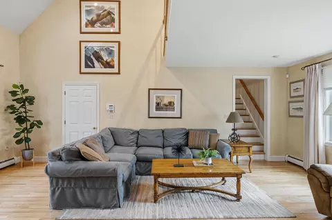 Living - 117 Castle Hill Rd, Windham, NH 03087 photo 1 of 2