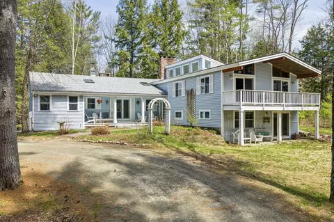 162 Knollwood Dr, New London, NH 03257