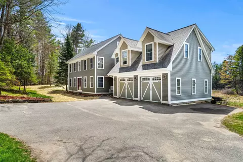 52 Newman Wilson Rd, Weare, NH 03281