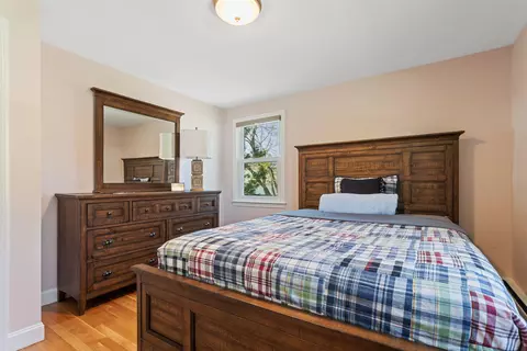 Bedroom - 9 Carolan Ave, Hampton, NH 03842 photo 4 of 6