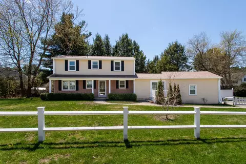 9 Carolan Ave, Hampton, NH 03842