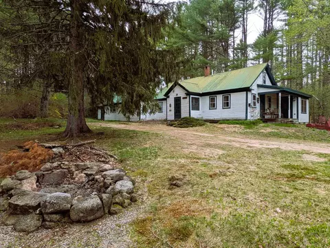 211 High St, Albany, NH 03818
