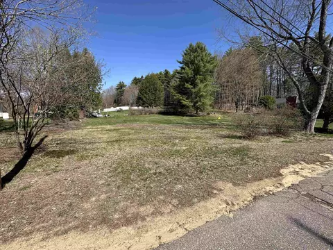 8 Bacon Dr, Gilford, NH 03249