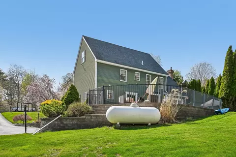 Exterior - 11 Longmeadow Rd, Windham, NH 03087 photo 11 of 15