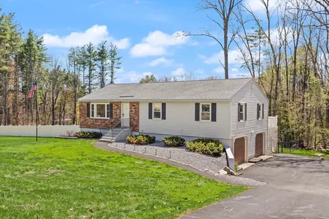 17 Oxbow Ln, Derry, NH 03038