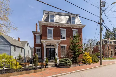 303 Pleasant St, Portsmouth, NH 03801