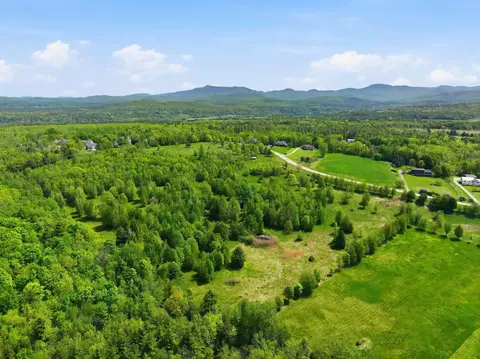 351 Ledgewood Dr, Williston, VT 05495 photo 6