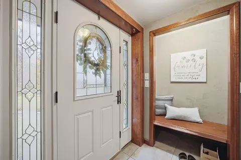Entry Way - 36 New Rd, Meredith, NH 03253 photo 1 of 9