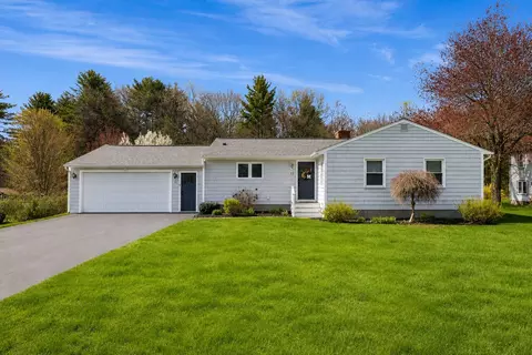 12 Hobbs Rd, North Hampton, NH 03862