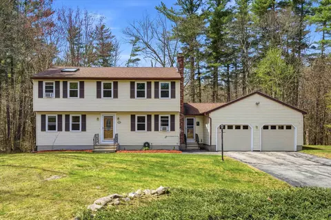 11 Coleman Pl, Londonderry, NH 03053