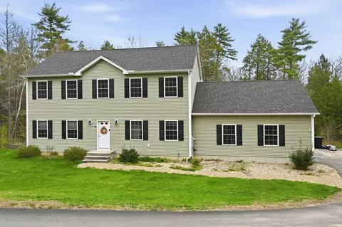 59 Hearthside Dr, Barrington, NH 03825
