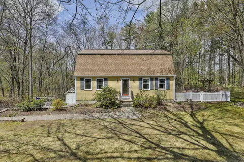 9 Lund Dr, Hudson, NH 03051