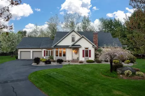 16 Hawkins Pond Ln, Salem, NH 03079
