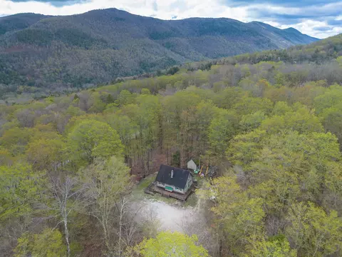 393 Tanglewood Dr, Killington, VT 05751