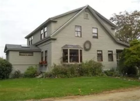 16 Aiken Rd, Farmington, NH 03835