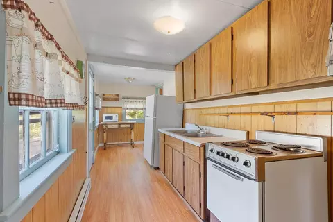 Kitchen - 32 Ells Rd, Hampstead, NH 03841 photo 1 of 4