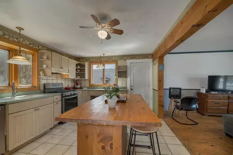 328 Prospect St, Franklin, NH 03235