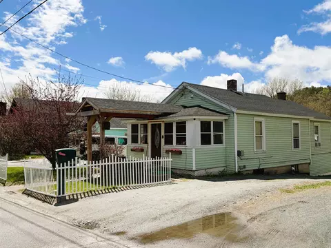 64 Washington St, Littleton, NH 03561