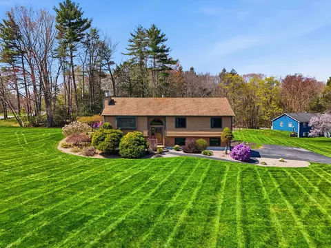 101 Harper Ridge Rd, Hampstead, NH 03826
