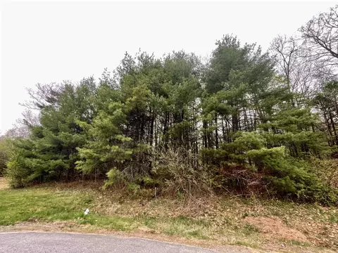 12 Pontiac Dr # -2, Chesterfield, NH 03462