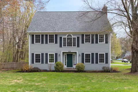 10 Hagan Dr, Essex Junction, VT 05452