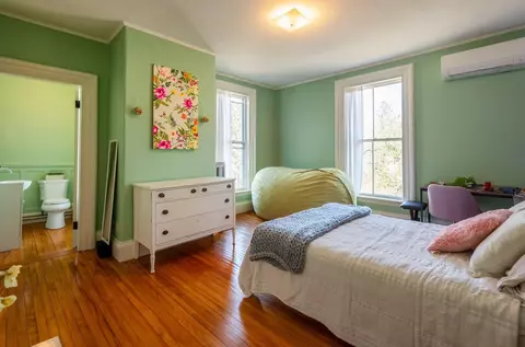 Bedroom - 37 Summer St, Dover, NH 03820 photo 6 of 8