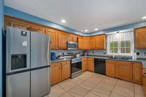 Kitchen - 2 Cardinal Cir, Derry, NH 03038 photo 3 of 3