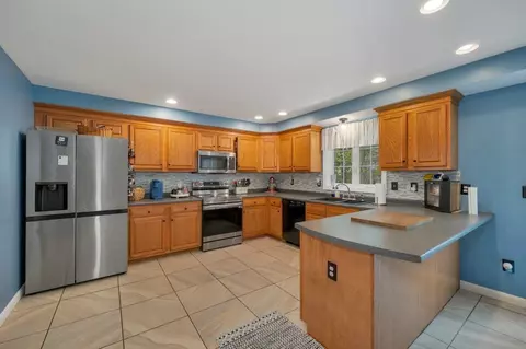 Kitchen - 2 Cardinal Cir, Derry, NH 03038 photo 1 of 3