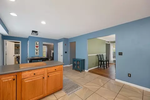 Entry Way - 2 Cardinal Cir, Derry, NH 03038 photo 1 of 2