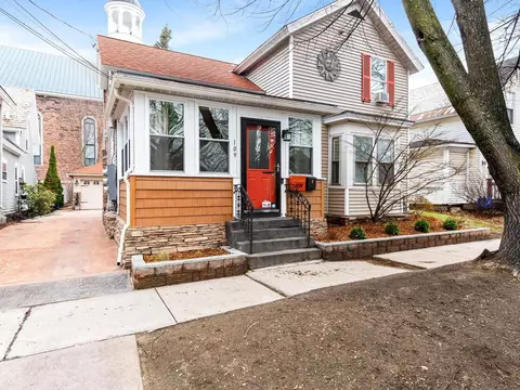 109 Elmwood Ave, Burlington, VT 05401
