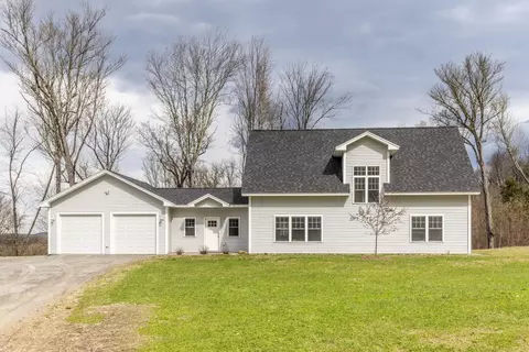 95 Southview Dr, Morristown, VT 05661