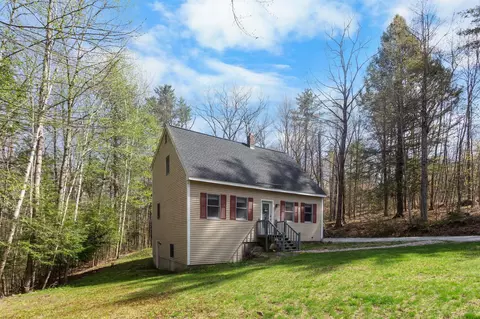 51 Guys Ln, Weare, NH 03281