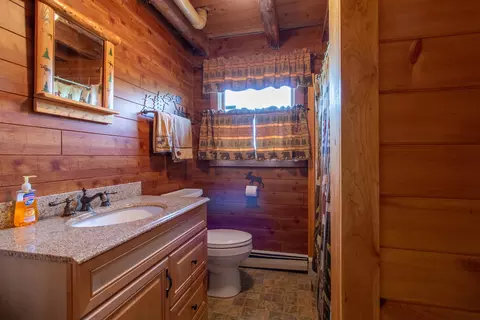 Bath - 1435 Dexter Mountain Rd, Glover, VT 05839 photo 2 of 2
