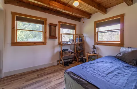 Bedroom - 1435 Dexter Mountain Rd, Glover, VT 05839 photo 4 of 5